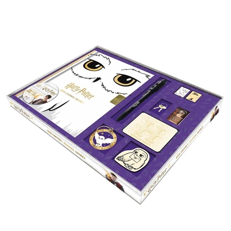 Harry Potter - Mon coffret journal secret Hedwige. Avec 2 rouleaux de masting tape, 1 journal secret avec cadenas et clés, 1 stylo à encre invisible, 1 bloc-notes, 1 porte-clés, 1 gomme